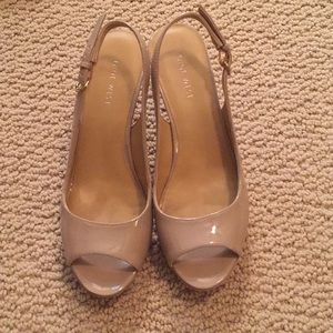 Nine West nude heals size 8